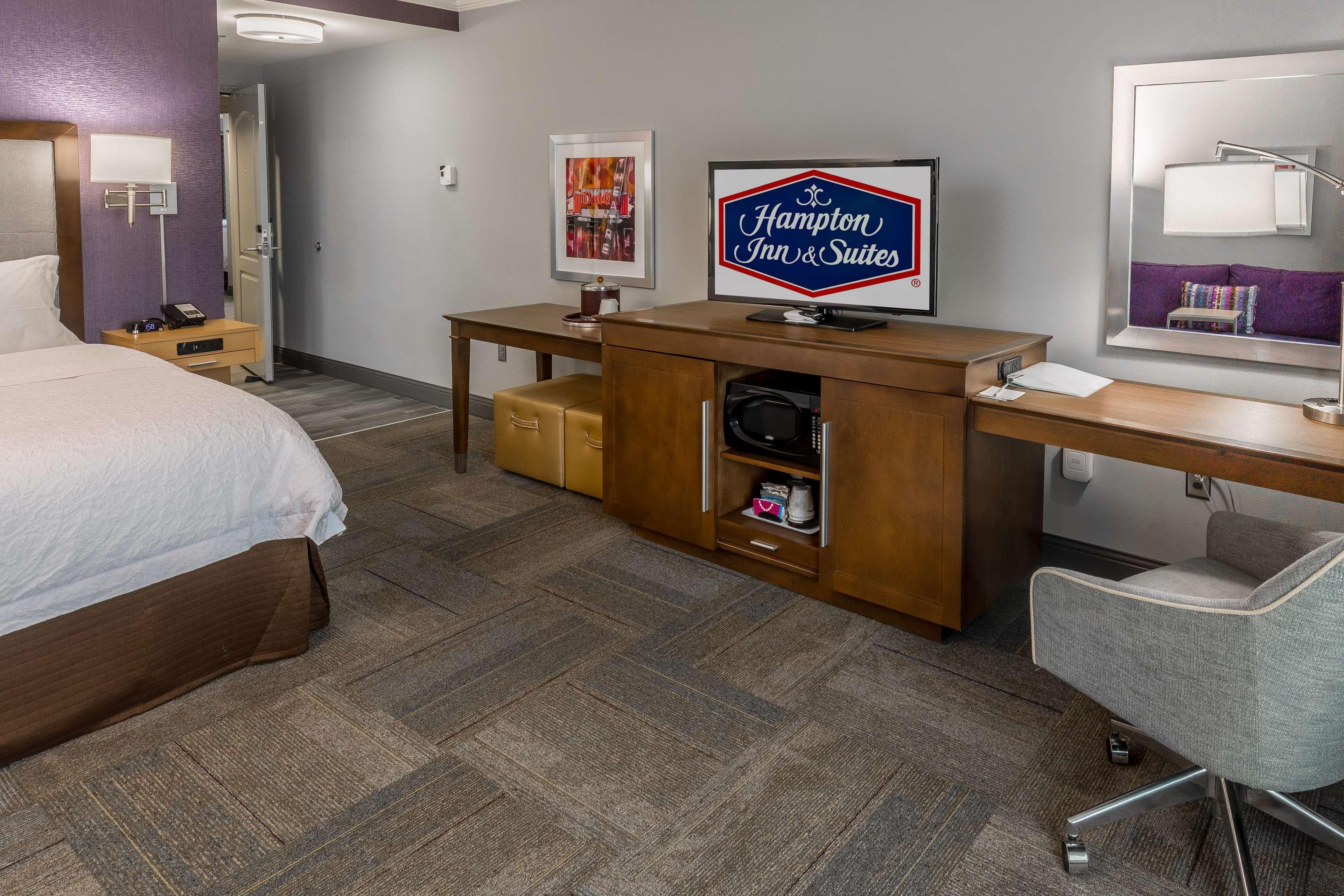 Hampton Inn & Suites Dublin Buitenkant foto