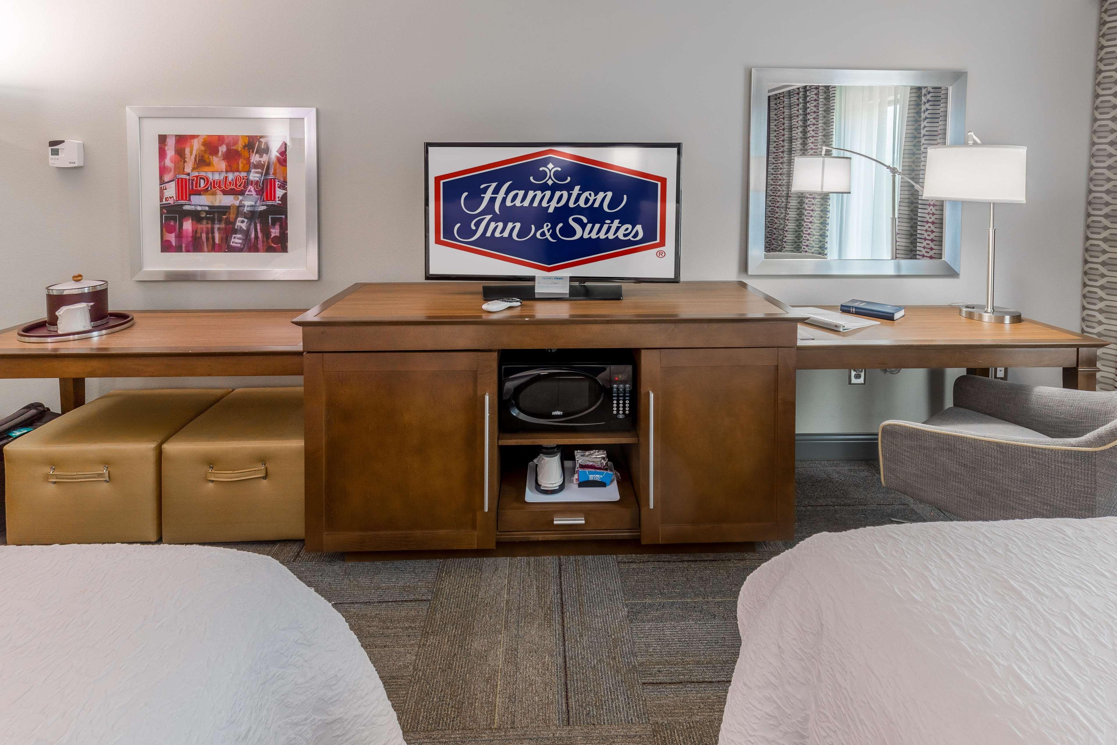 Hampton Inn & Suites Dublin Buitenkant foto