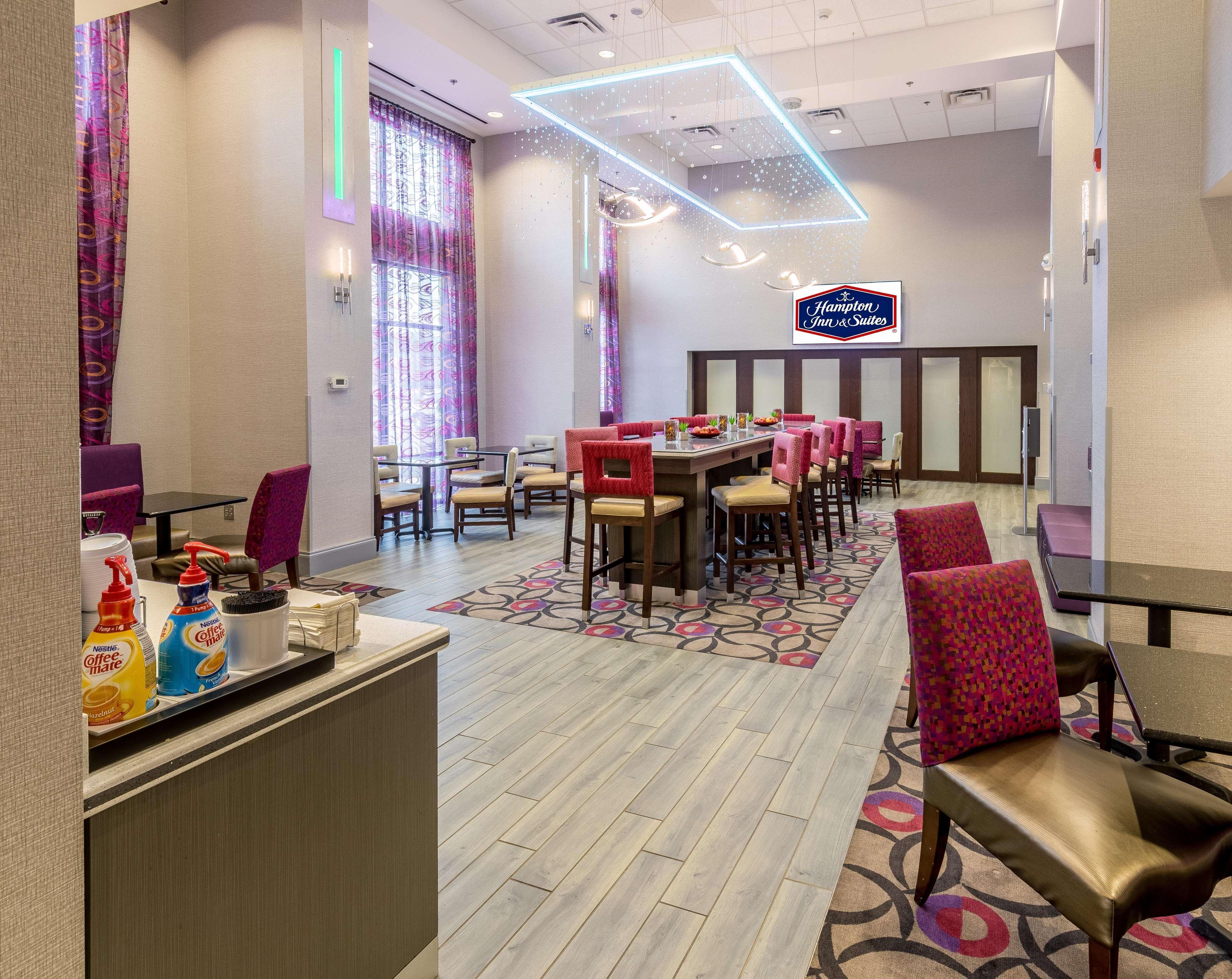 Hampton Inn & Suites Dublin Buitenkant foto