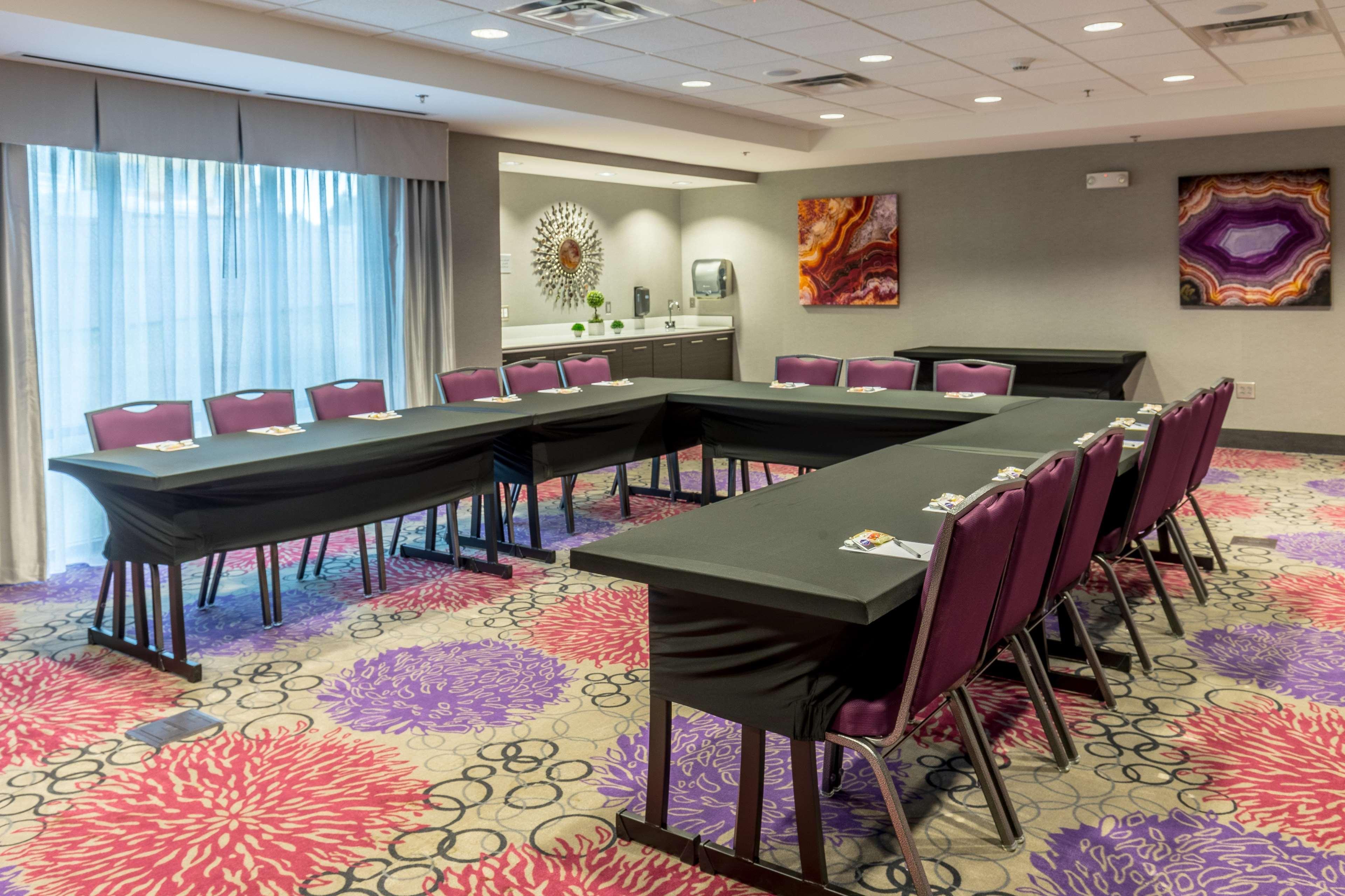 Hampton Inn & Suites Dublin Buitenkant foto