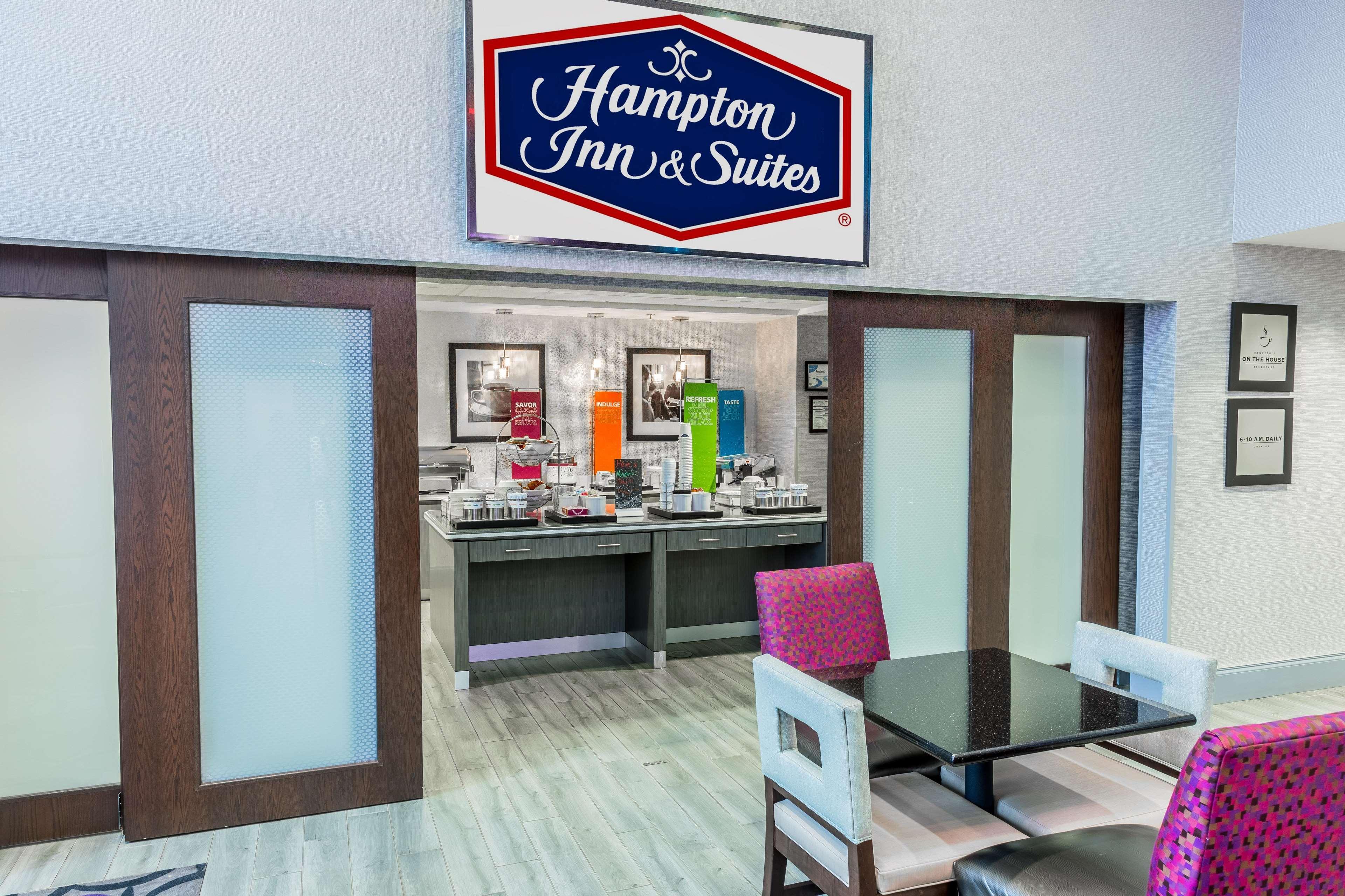 Hampton Inn & Suites Dublin Buitenkant foto