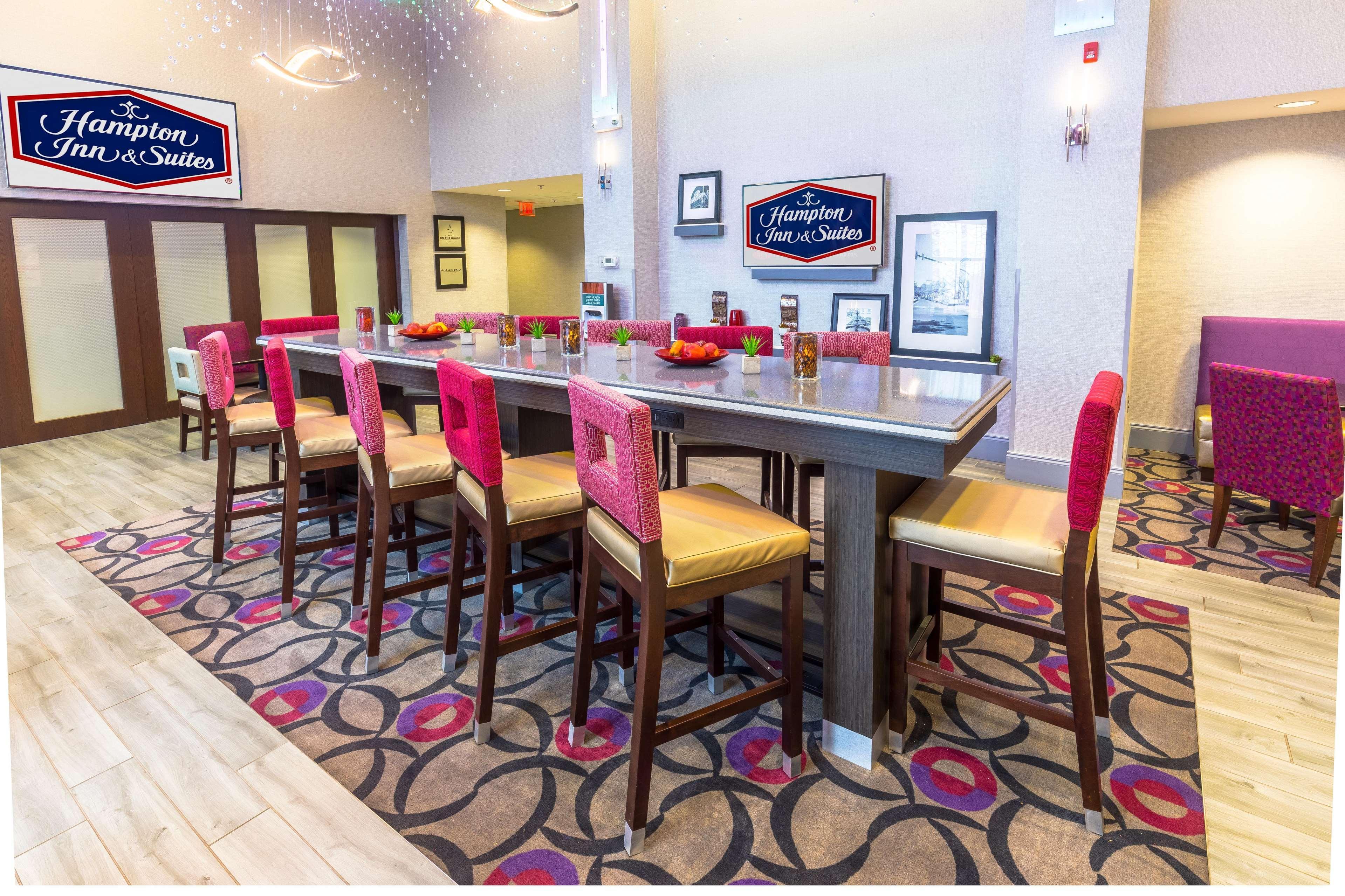 Hampton Inn & Suites Dublin Buitenkant foto