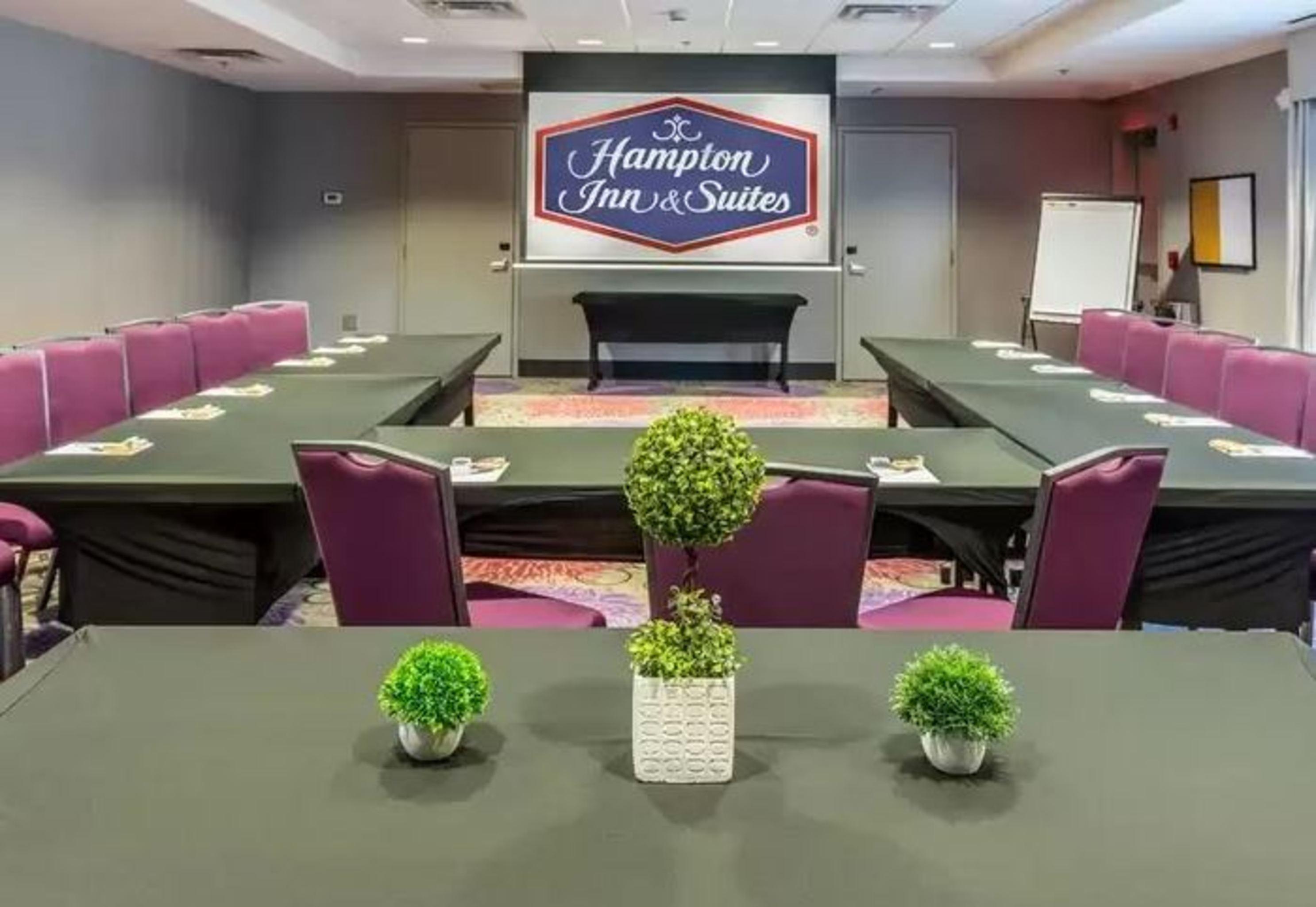 Hampton Inn & Suites Dublin Buitenkant foto