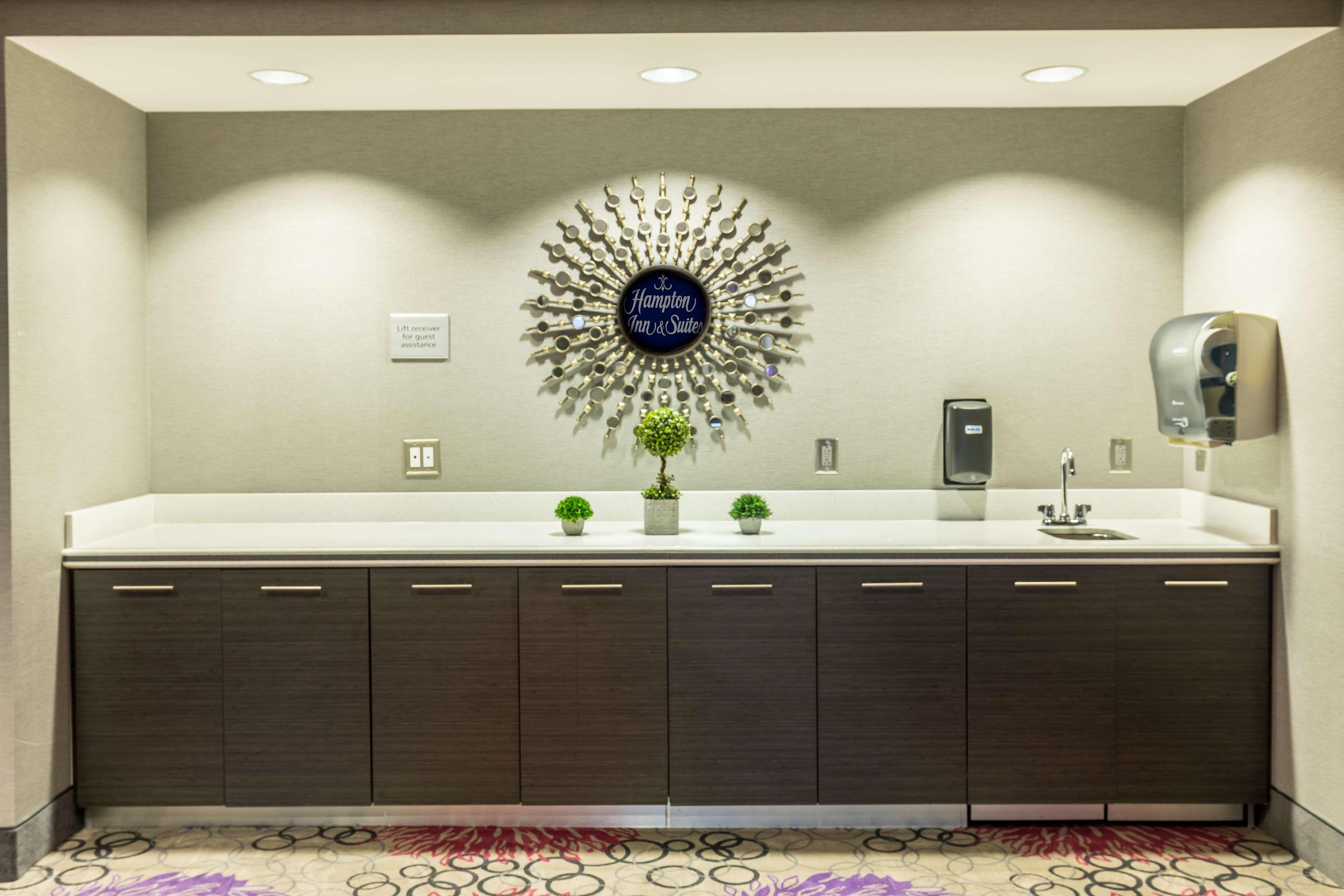 Hampton Inn & Suites Dublin Buitenkant foto