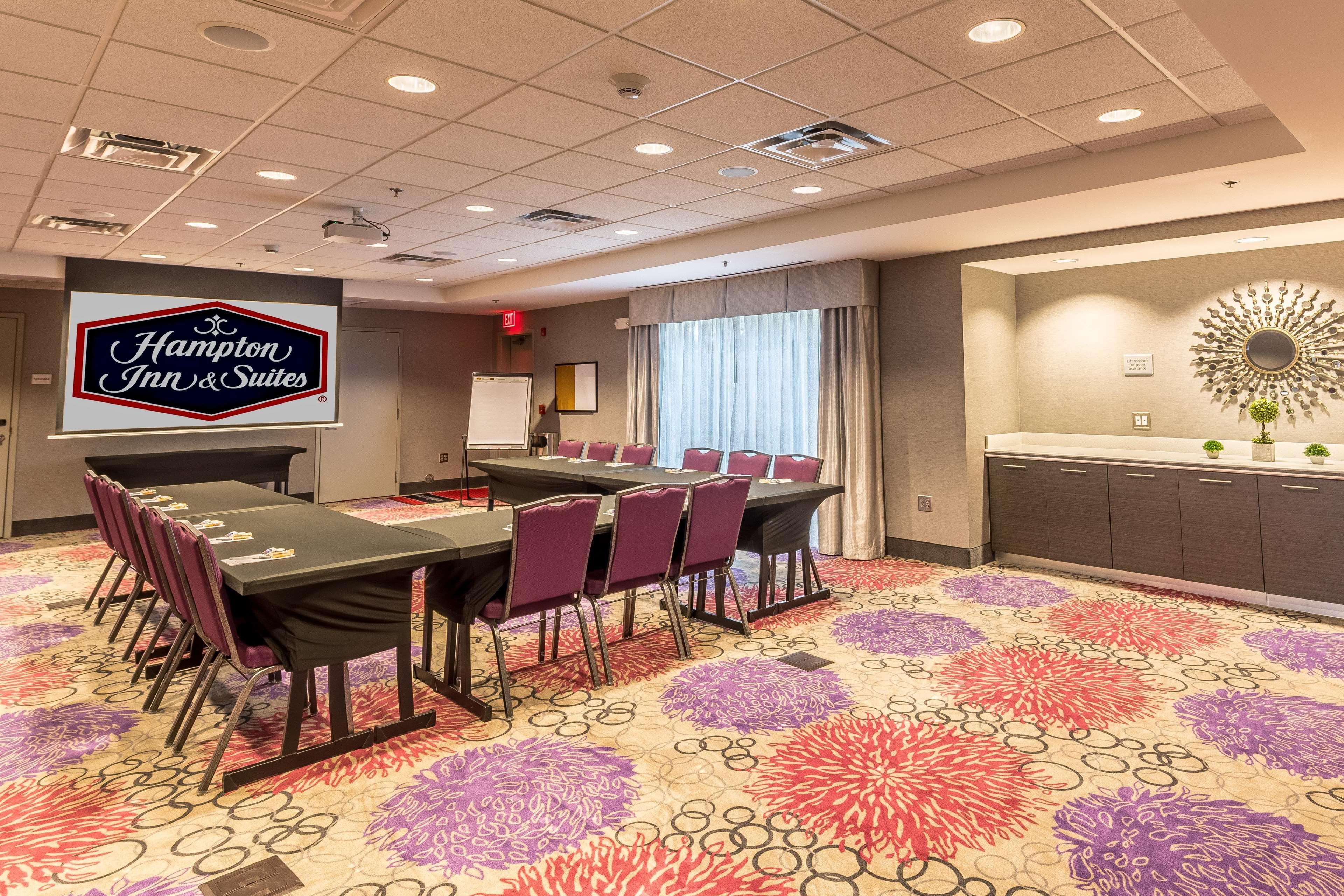 Hampton Inn & Suites Dublin Buitenkant foto