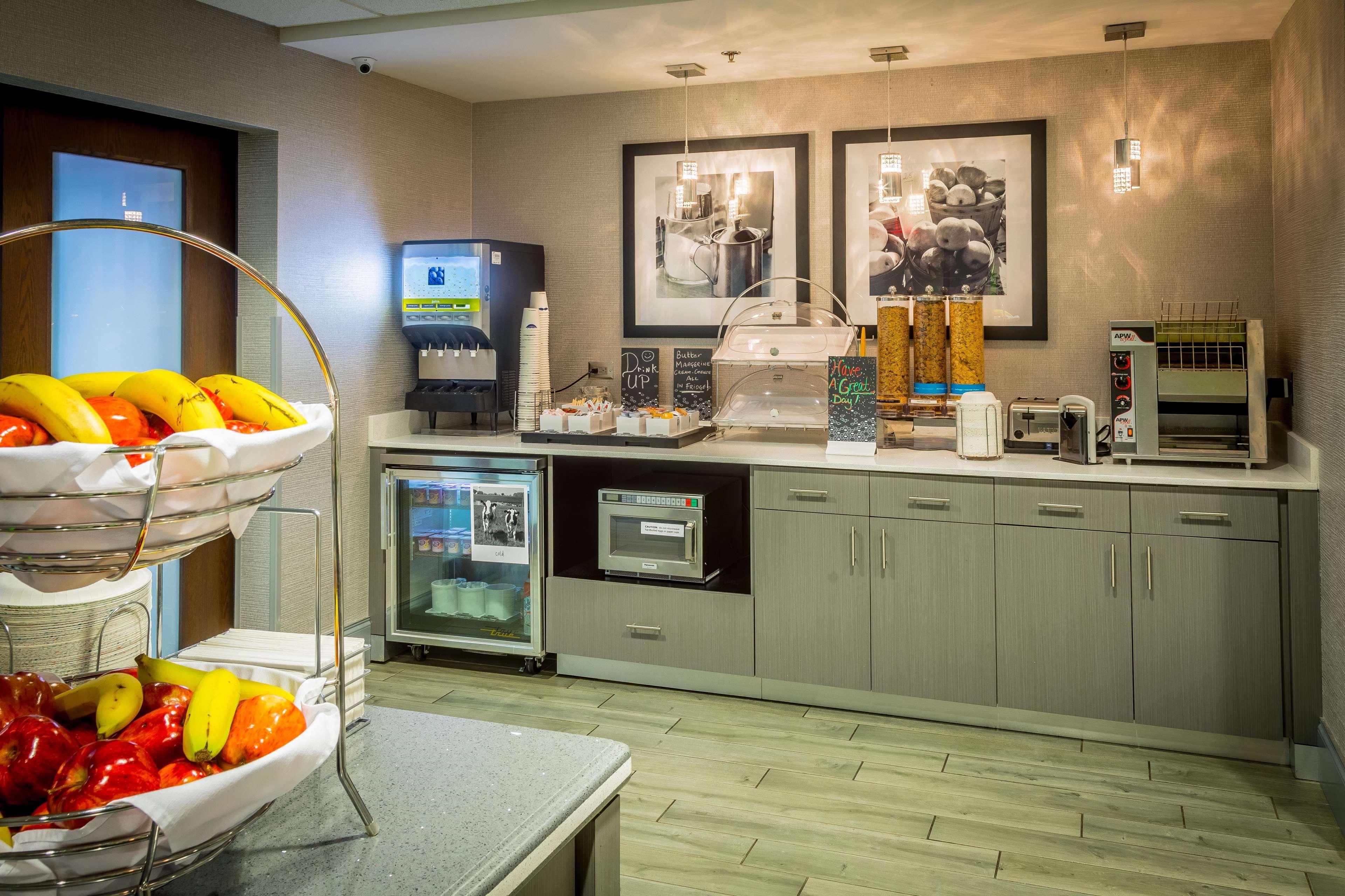 Hampton Inn & Suites Dublin Buitenkant foto